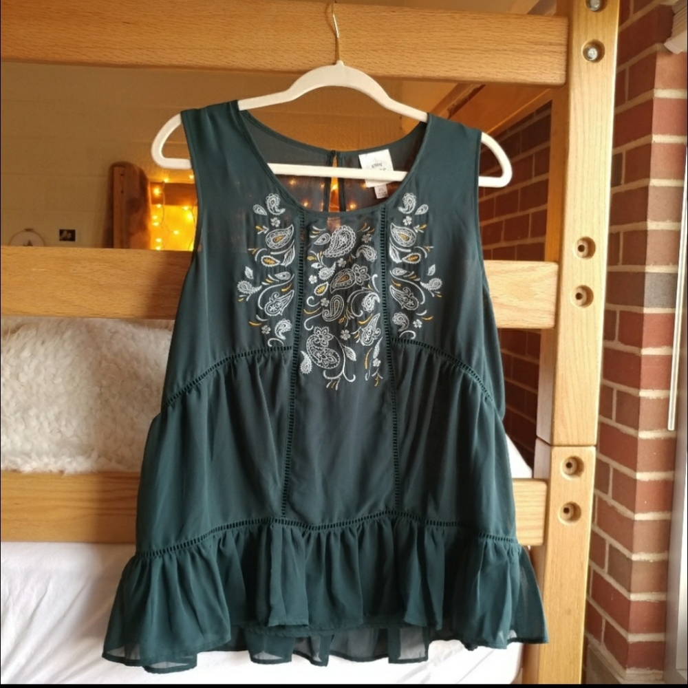 Knox Rose Beautiful Ruffle Sleeveless Blouse